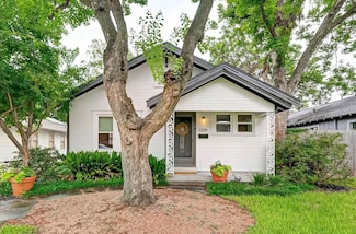 2206 Singleton St, Houston, TX 77008