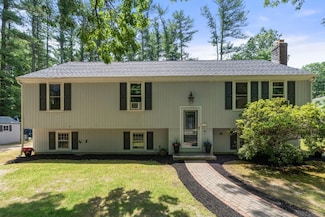 424 Summer St, Duxbury, MA 02332