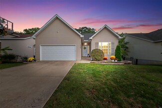 530 Indian Lake Dr, Wright City, MO 63390