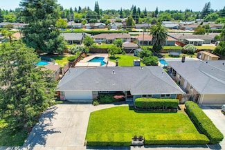 6052 Woodhaven Ave, Carmichael, CA 95608