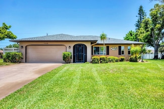 1040 Caples St, Englewood, FL 34223