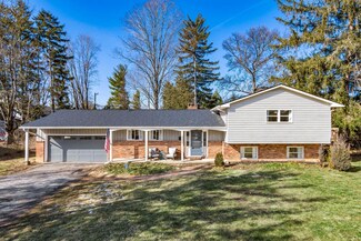 4453 Willowbrook Rd, Columbus, OH 43220