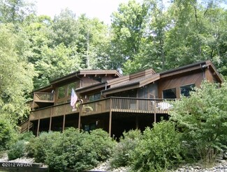 97 Grouse Ln, Mill Hall, PA 17751
