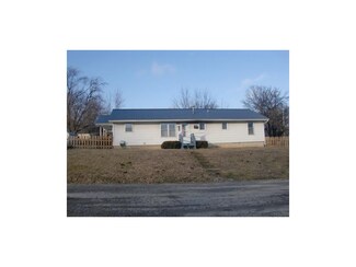 210 E Eliza St, Mayview, MO 64071
