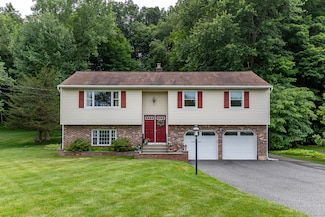 28 Musket Ridge Rd, New Fairfield, CT 06812