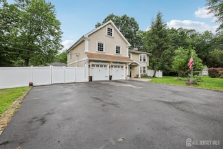 364 Grandview Ave, Piscataway, NJ 08854