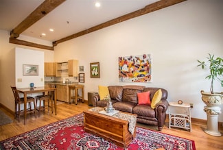 50 Jaffrey Rd Unit 203, Peterborough, NH 03458
