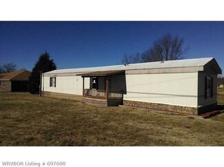 . Wright St, Hackett, AR 72937