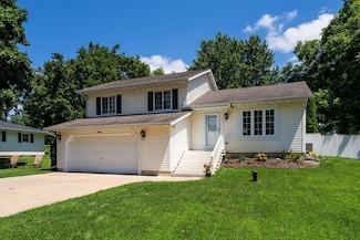 N7686 Rendell Dr, Elkhorn, WI 53121