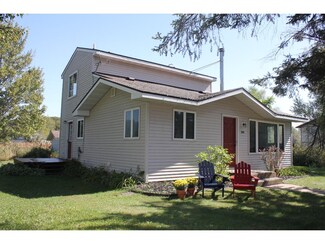 204 S Prentice St, Clayton, WI 54004