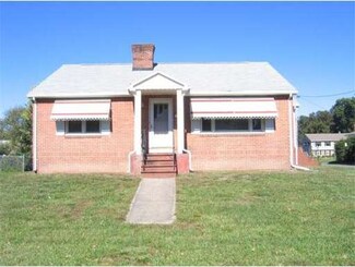 194 Chapel St, Chicopee, MA 01020