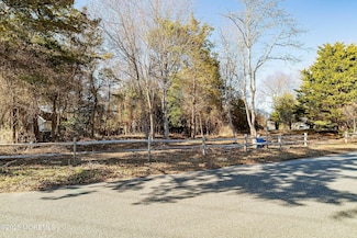 5 Colonial Dr, Little Egg Harbor Township, NJ 08087