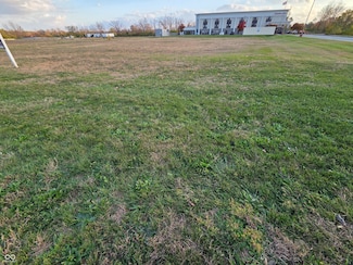 65 E Rampart Rd, Shelbyville, IN 46176