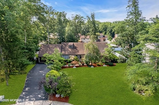 19 Ellen Cir, Old Bridge, NJ 08857