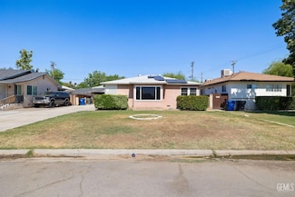 1805 Morgan Ln, Bakersfield, CA 93306
