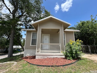 305 S Academy Ave, New Braunfels, TX 78130