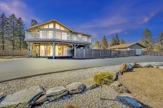 114 Overlook Ln, Hawley, PA 18428