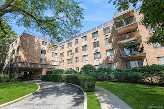 1101 Midland Ave Unit 403, Bronxville, NY 10708