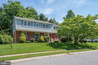 202 Wilshire Ln, Newark, DE 19711