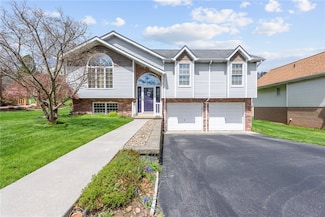 709 S 8th St, Youngwood, PA 15697