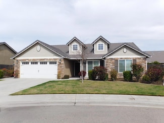 3173 Scott Ave, Clovis, CA 93619