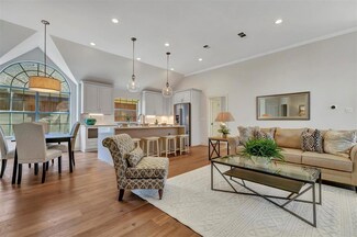 5025 Hudson Dr, Plano, TX 75093