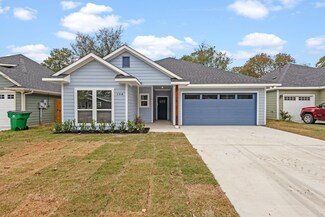 108 Flowers St, Waxahachie, TX 75165