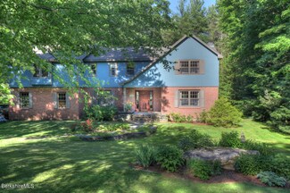 54 Dunmore Ct, Lenox, MA 01240
