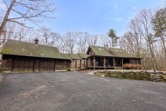 82 Crooked Ledge Rd, Southampton, MA 01073