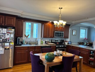 160 1/2 H St Unit 2, Boston, MA 02127