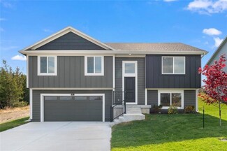 803 SE Dry Creek Dr, Oak Grove, MO 64075