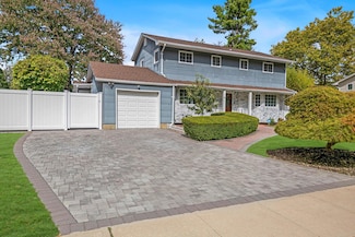 66 Rockland Dr, Jericho, NY 11753
