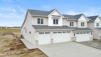 5108 Durango Dr, Bismarck, ND 58503