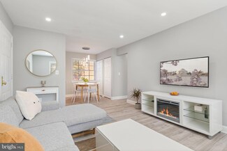 1710 W Abingdon Dr Unit 102, Alexandria, VA 22314