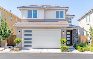 1961 Oak Ln, Clovis, CA 93611