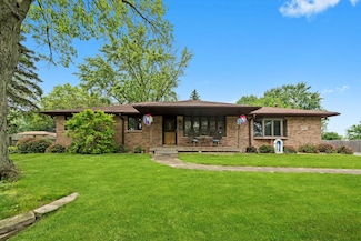 8950 S 84th Ave, Hickory Hills, IL 60457