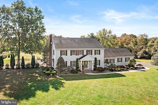 37 Schoolhouse Rd, Cream Ridge, NJ 08514