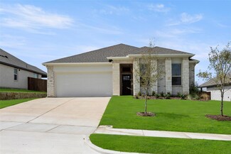 515 Lakeway Ln, Justin, TX 76247