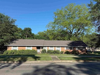 102 S 4th St, Nashville, AR 71852