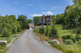 40 Skyline Dr, Holden, ME 04429
