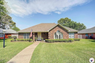 38 Fernwood Dr, Texarkana, TX 75503
