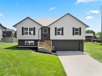 1604 NW Pond Ave, Grain Valley, MO 64029