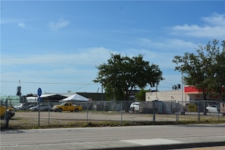 929 Country Club Blvd, Cape Coral, FL 33990