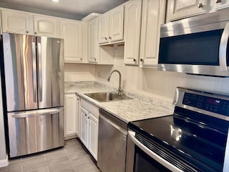 95 Fountain Ln Unit 14, South Weymouth, MA 02190