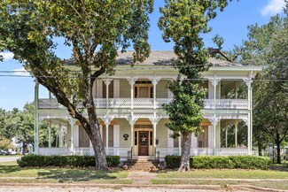 236 Preston St, Columbus, TX 78934