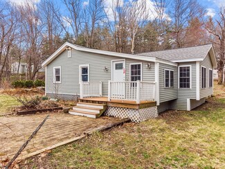 28 Park Rd, Ashby, MA 01431