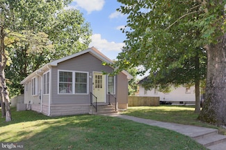 18 Central Ave, Burlington, NJ 08016