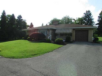200 Old Orchard Dr, McKeesport, PA 15135