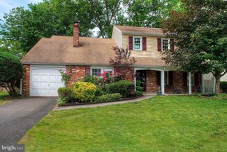 703 Fairbridge Dr, Fairless Hills, PA 19030