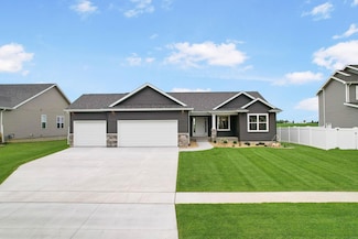 1440 Partridge Ln, Waterloo, IA 50701